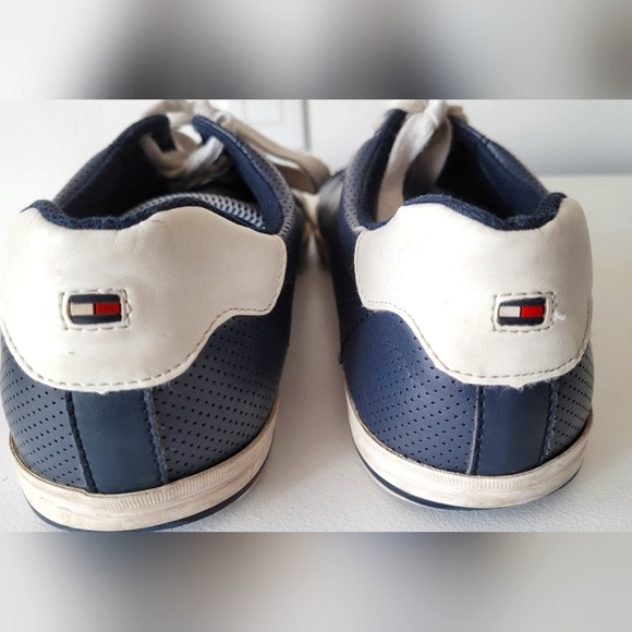 Tommy Hilfiger Navy blue sneakers/ tennis shoes/loafer - mens 10.5 - Picture 5 of 9